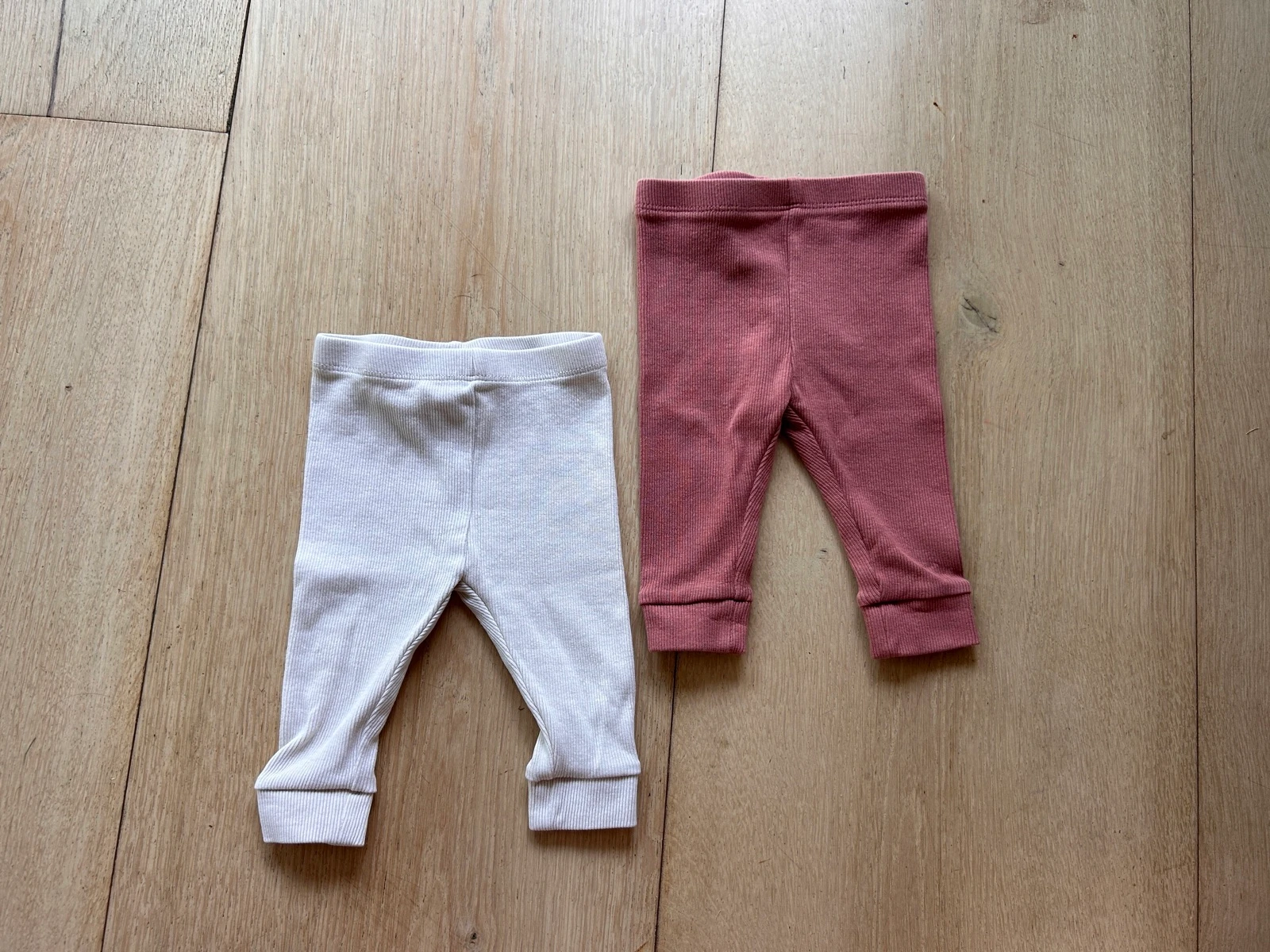 2 stretch broekjes Hema - maat 62